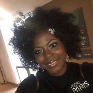 Meet your Posher, Denise